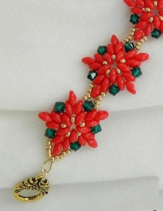 Новогодний цветок: пуансеттия из бусин супердуо и бисера