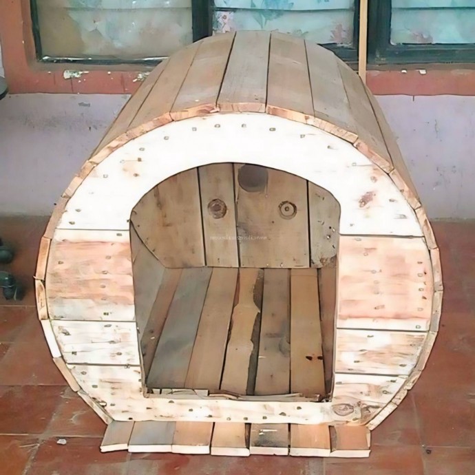 Садовая мебель из поддонов и катушек от кабеля