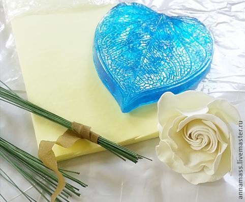 Цветы из фоамирана на ободке