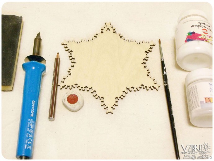 Декорируем подставку под чашку в технике выжигания