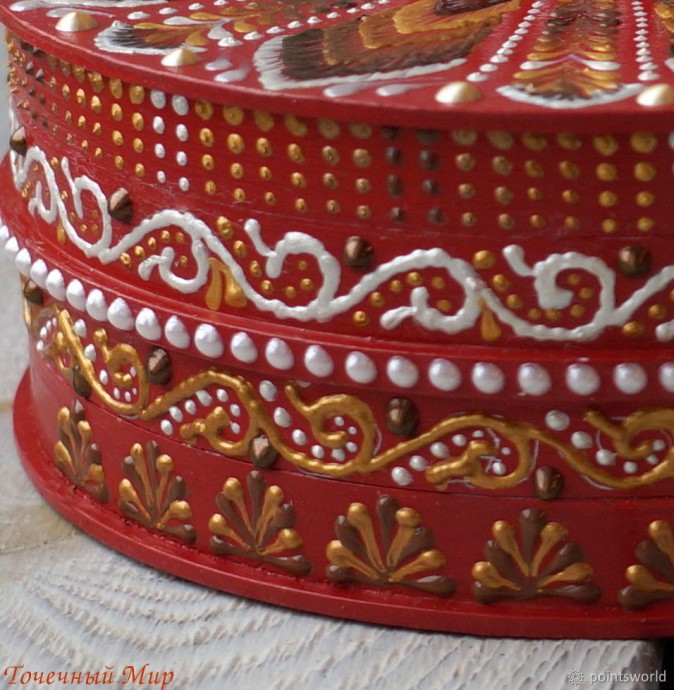 Процесс создания оригинальной шкатулки в технике контурной росписи: часть 4