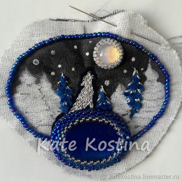 ​Кулон "Заледеневшее озеро": вышивка гладью и бисером, часть 2