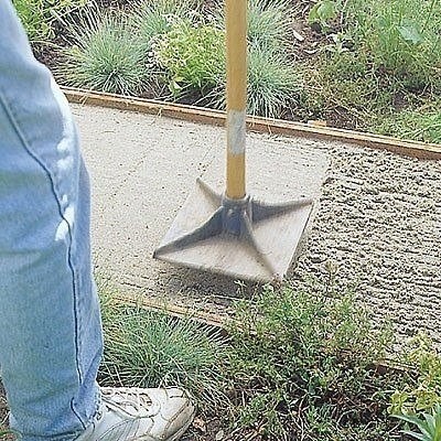 Как построить дорожку из натурального камня своими руками