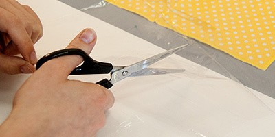 Декупаж через пленку: веселый горошек