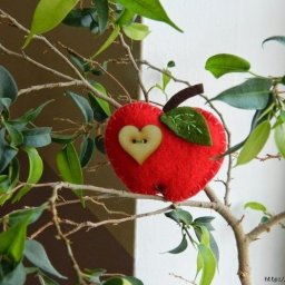 Шьем яблочко-брошь из фетра