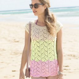 ​Трехцветный топ с ажурными листьями