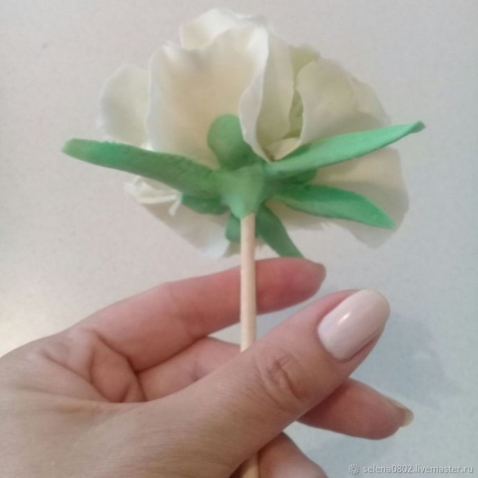 Создаём пион из холодного фарфора: часть 3