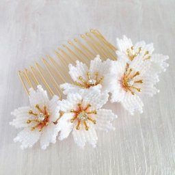 ​Цветочки из бисера