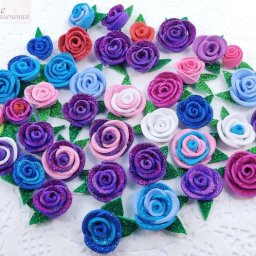 Очаровательные маленькие розочки из обрезков фоамирана для декора и аксессуаров