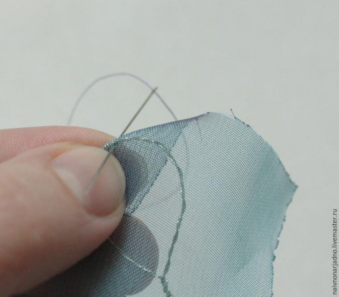 Вышиваем брошку "Свинка Пеппа": часть 2