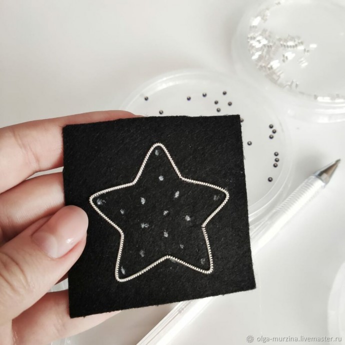​Делаем брошь из бисера звезду: часть 1