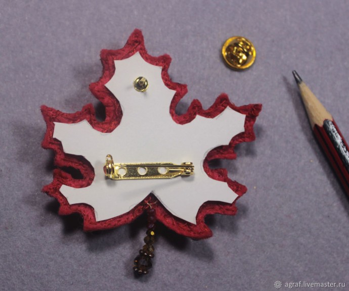 Брошь "Кленовый листочек" Брошь "Кленовый листочек"