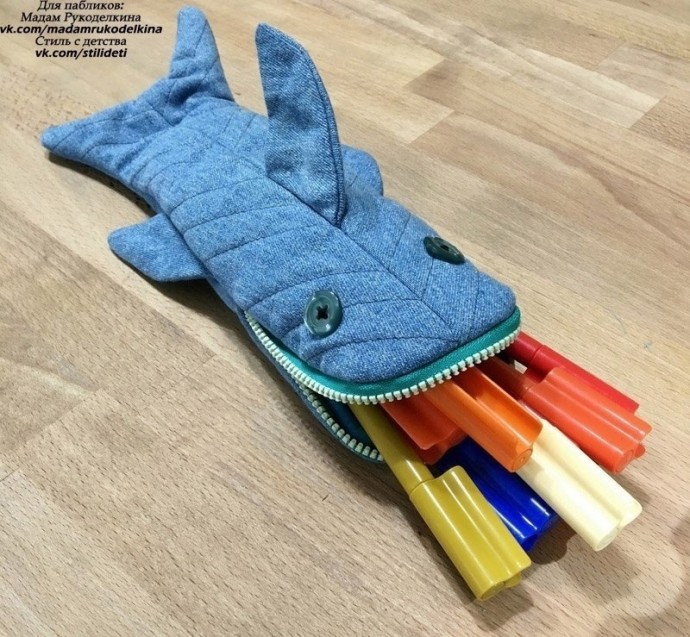 Пенал в виде акулы