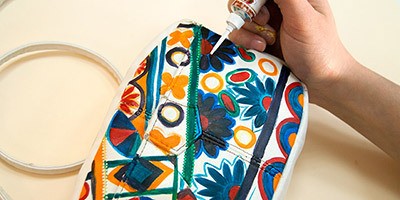 Роспись сумки акриловыми красками в стиле бохо