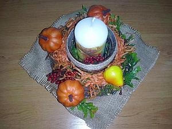 Создание осенней композиции с плетеным веночком и свечой: часть 2