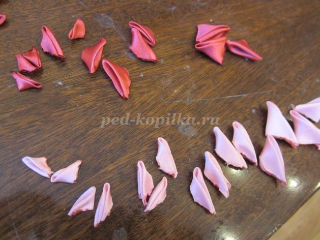 Цветок из атласных лент: мастер-класс, часть 1 Цветок из атласных лент: мастер-класс, часть 1