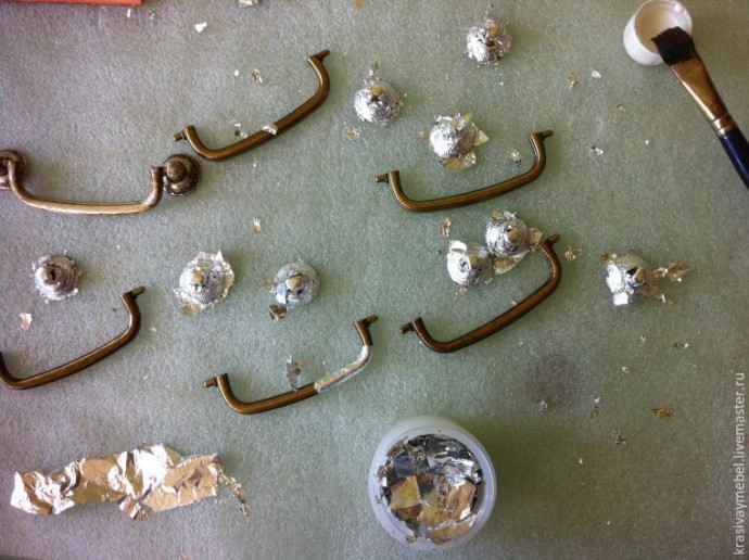 Делаем сами подходящую фурнитуру для мебели Делаем сами подходящую фурнитуру для мебели