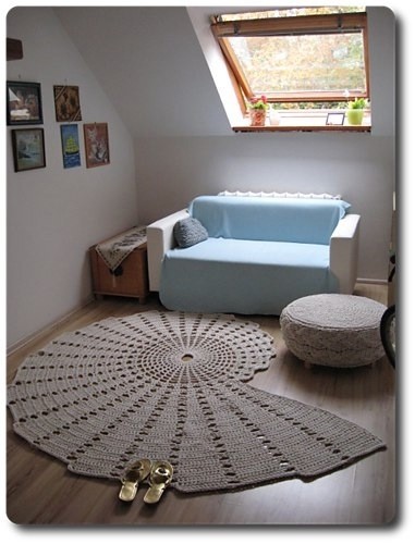 ​Оригинальный ковер в виде спирали