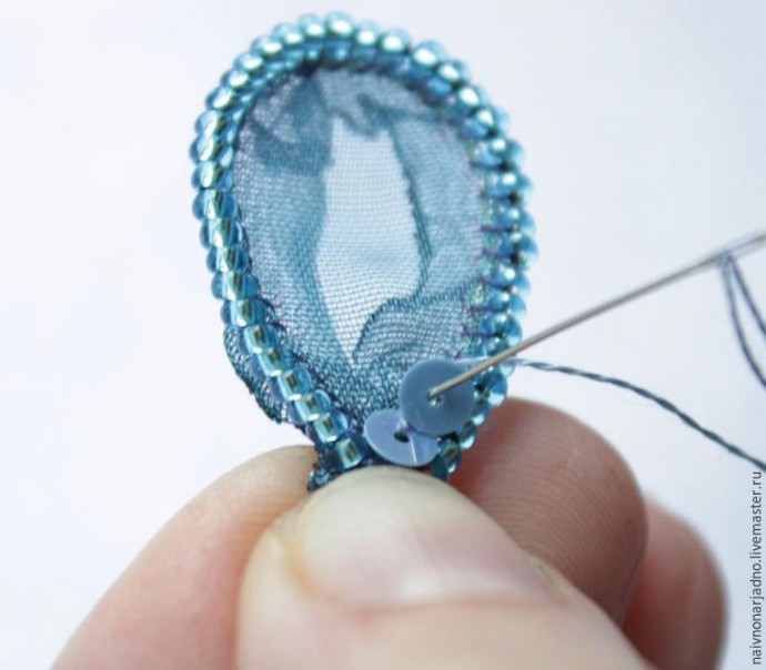 ​Вышиваем брошку "Свинка Пеппа": часть 3