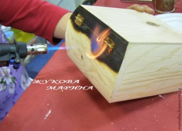 ​Состаривание древесины с помощью обжига, брашировки, воскования и тонировки: часть 1