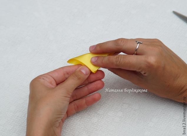 Учимся делать узкий лепесток в технике канзаши: часть 1