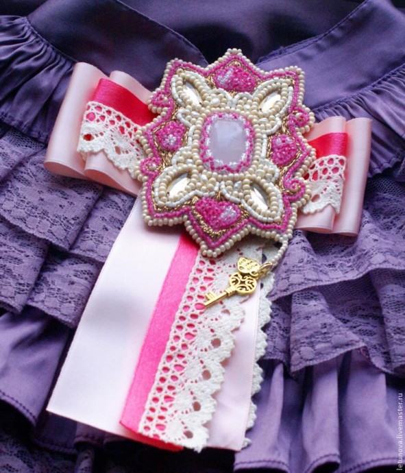 ​Брошь из бисера и лент: часть 6