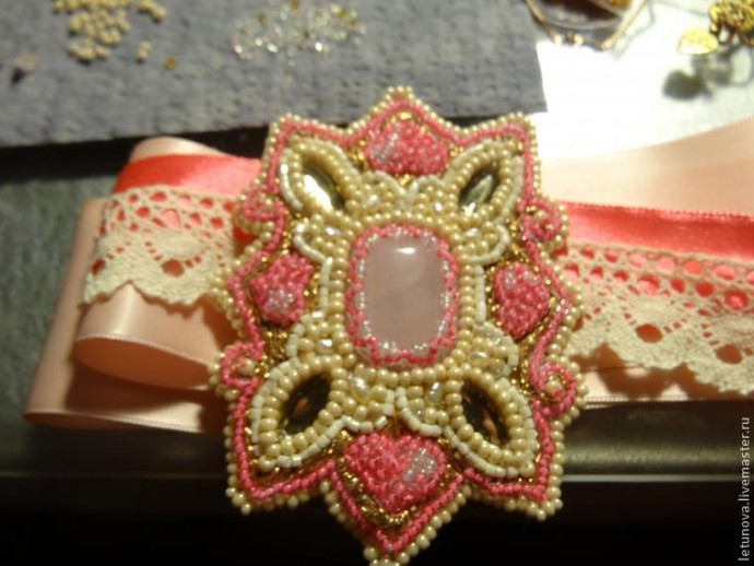 ​Брошь из бисера и лент: часть 6