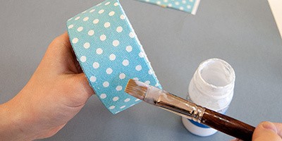 Декупаж через пленку: веселый горошек