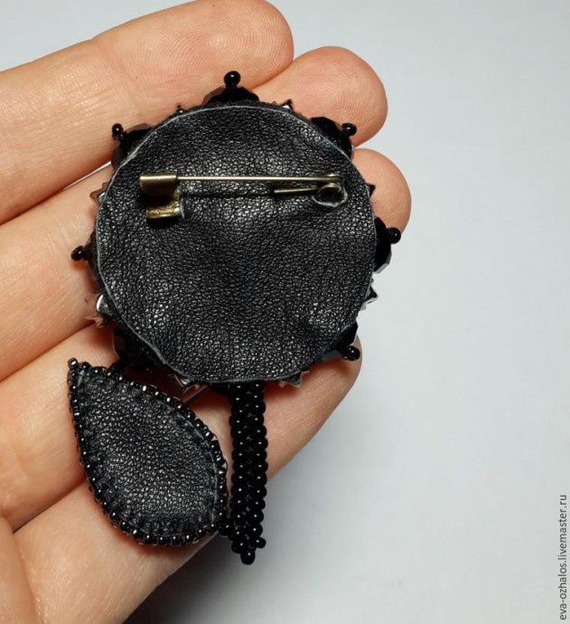 ​Делаем брошь-цветок "Черная георгина": часть 3