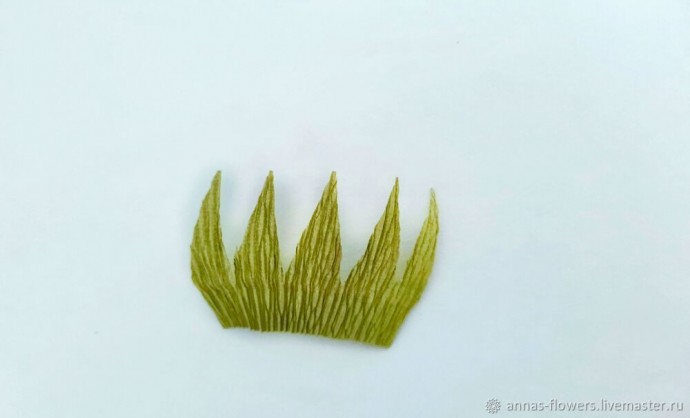 ​Мастерим красивую розу из гофрированной бумаги: часть 3