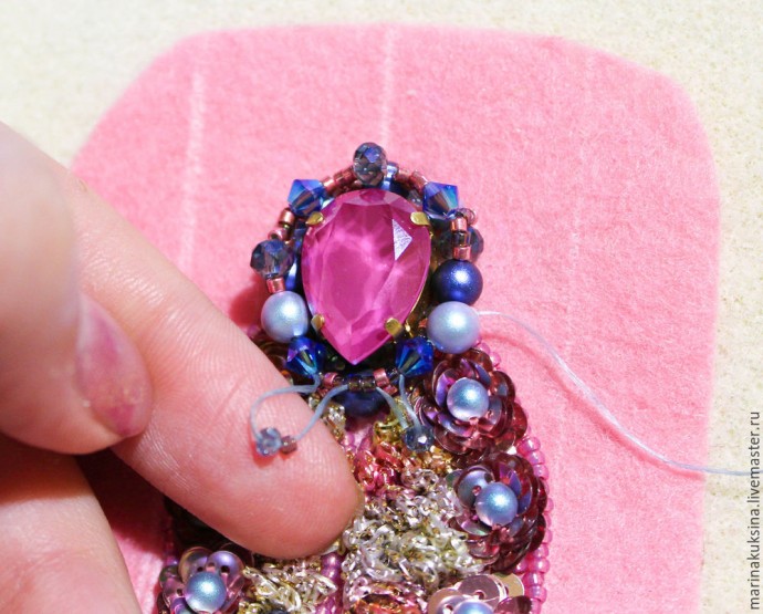 Создаем брошь жучка "Цветочник": часть 3