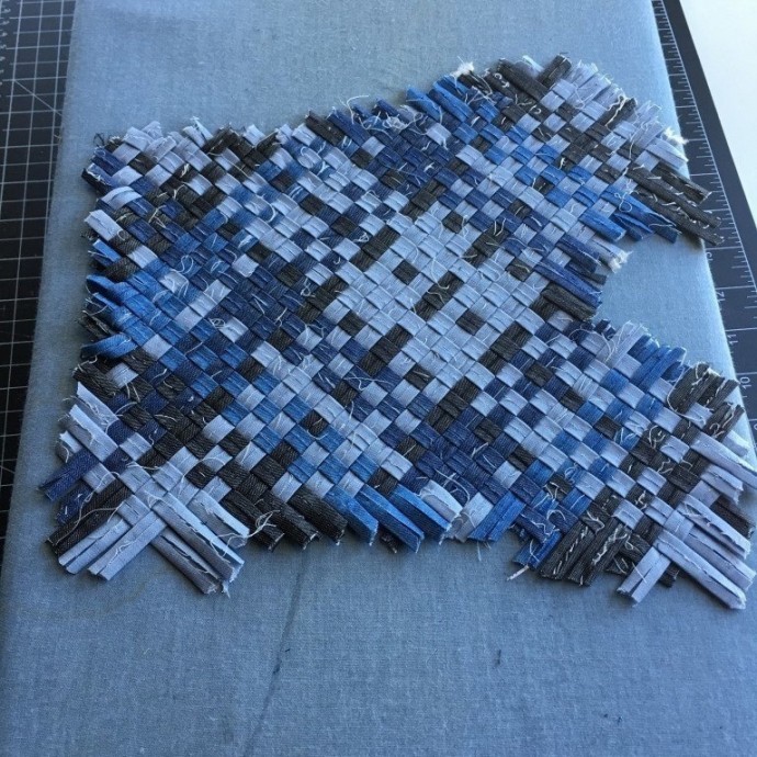 Платье с плетёнкой спереди Платье с плетёнкой спереди