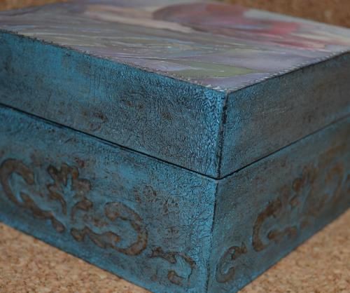 Шкатулка в технике декупаж с применением фольги: часть 3