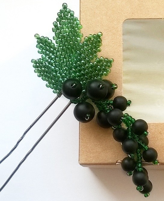 Смородина из бисера: мастер-класс Смородина из бисера: мастер-класс