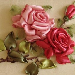 Вышивание объемных цветочков из атласных лент