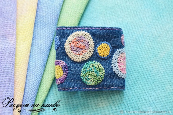Создаем джинсовый браслет с вышивкой французскими узелками