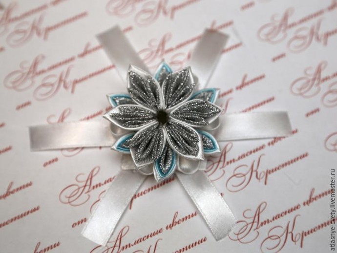 Делаем снежинку из атласной ленты в технике канзаши: часть 2