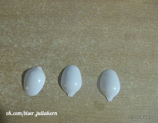 Мастерим кувшинки для садового пруда