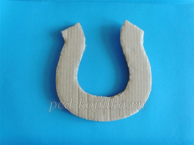 Подкова из кофейных зерен своими руками: часть 1