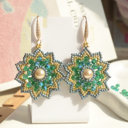 ​Весенние серьги в виде цветов