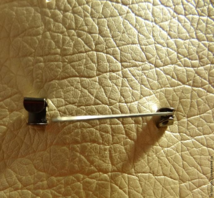 ​Брошь из бисера и лент: часть 4