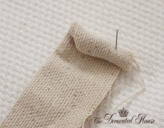 Мастерим брошь-цветок из мешковины