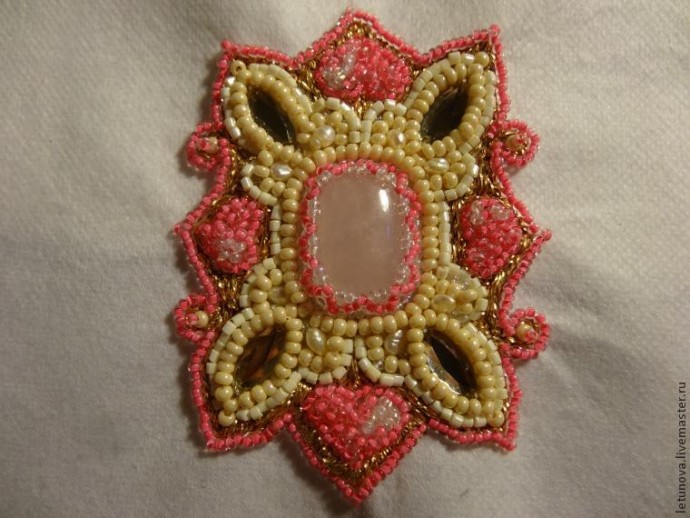​Брошь из бисера и лент: часть 4