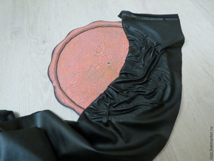 Создание "кожаных" настенных часов: часть 2