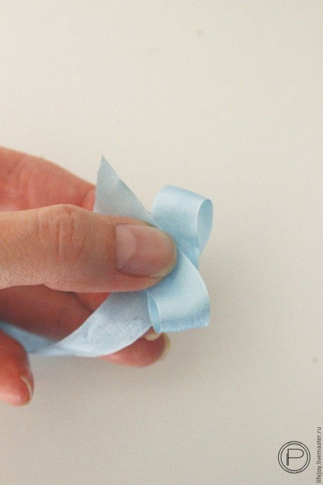 Вышиваем брошь нитками, бисером и пайетками: часть 2