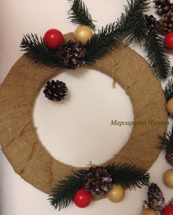 Декоративный праздничный венок своими руками: часть 1