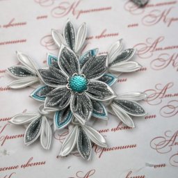 Делаем снежинку из атласной ленты в технике канзаши: часть 2