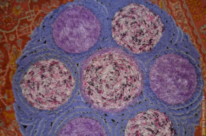 ​Шьем прикроватный коврик "Привет от бабушки"