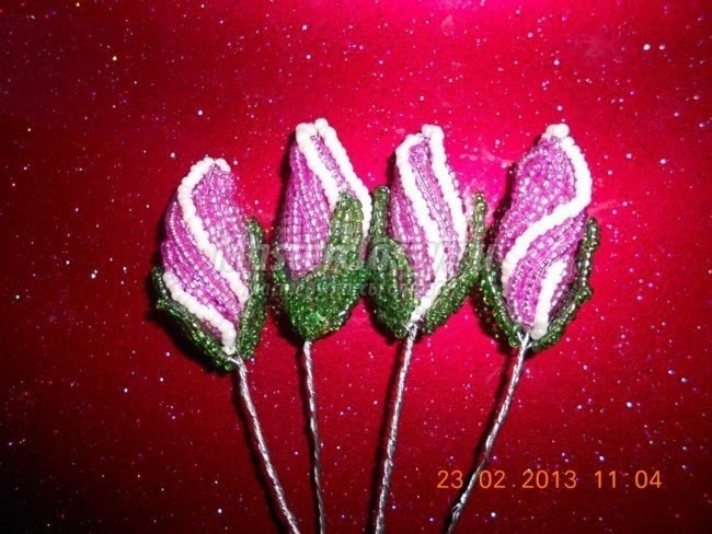 Гибискус из бисера Гибискус из бисера