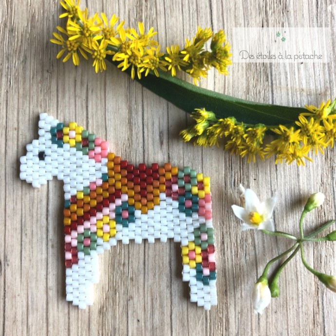 Новогодние подвески с лошадками